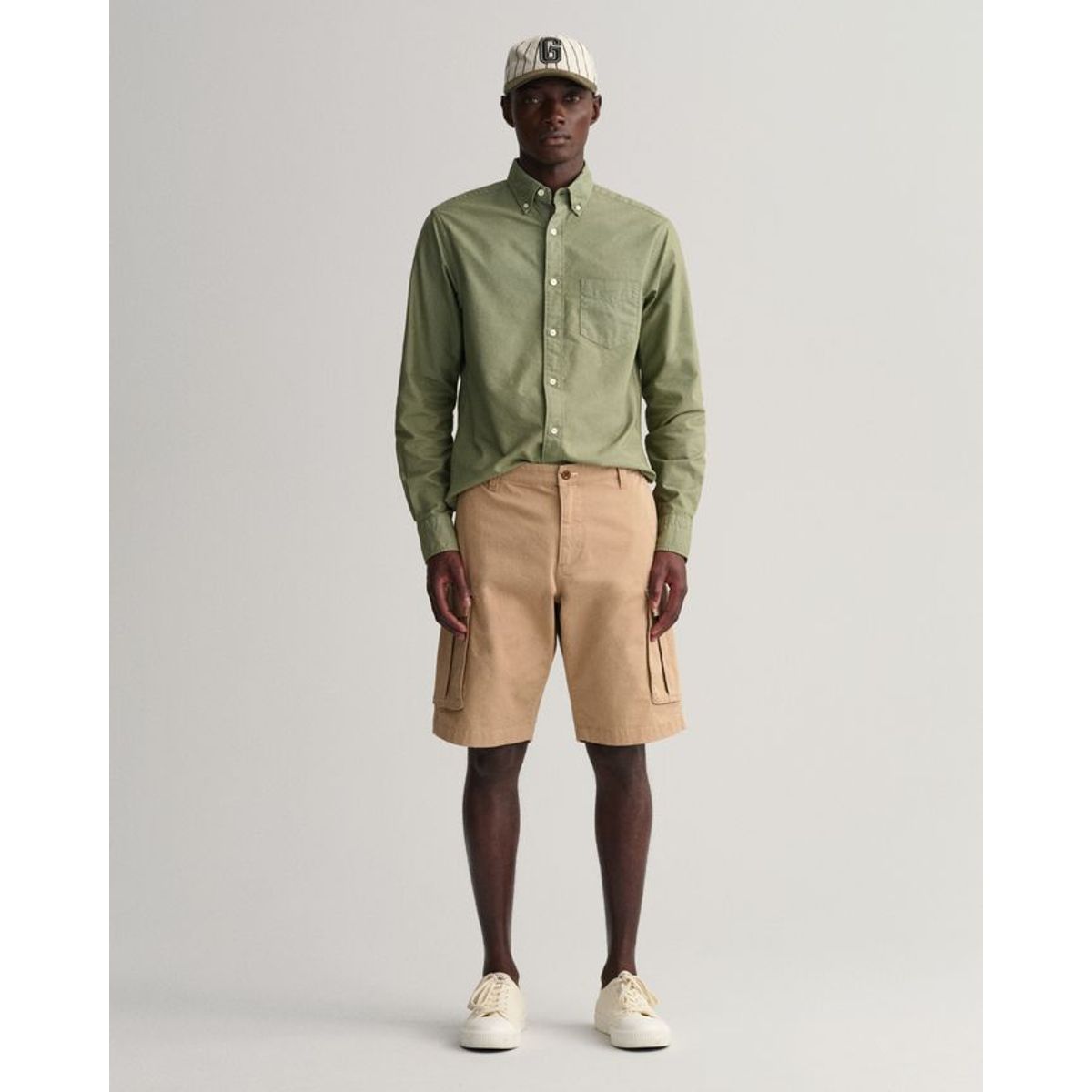 D1. RELAXED TWILL CARGO SHORTS