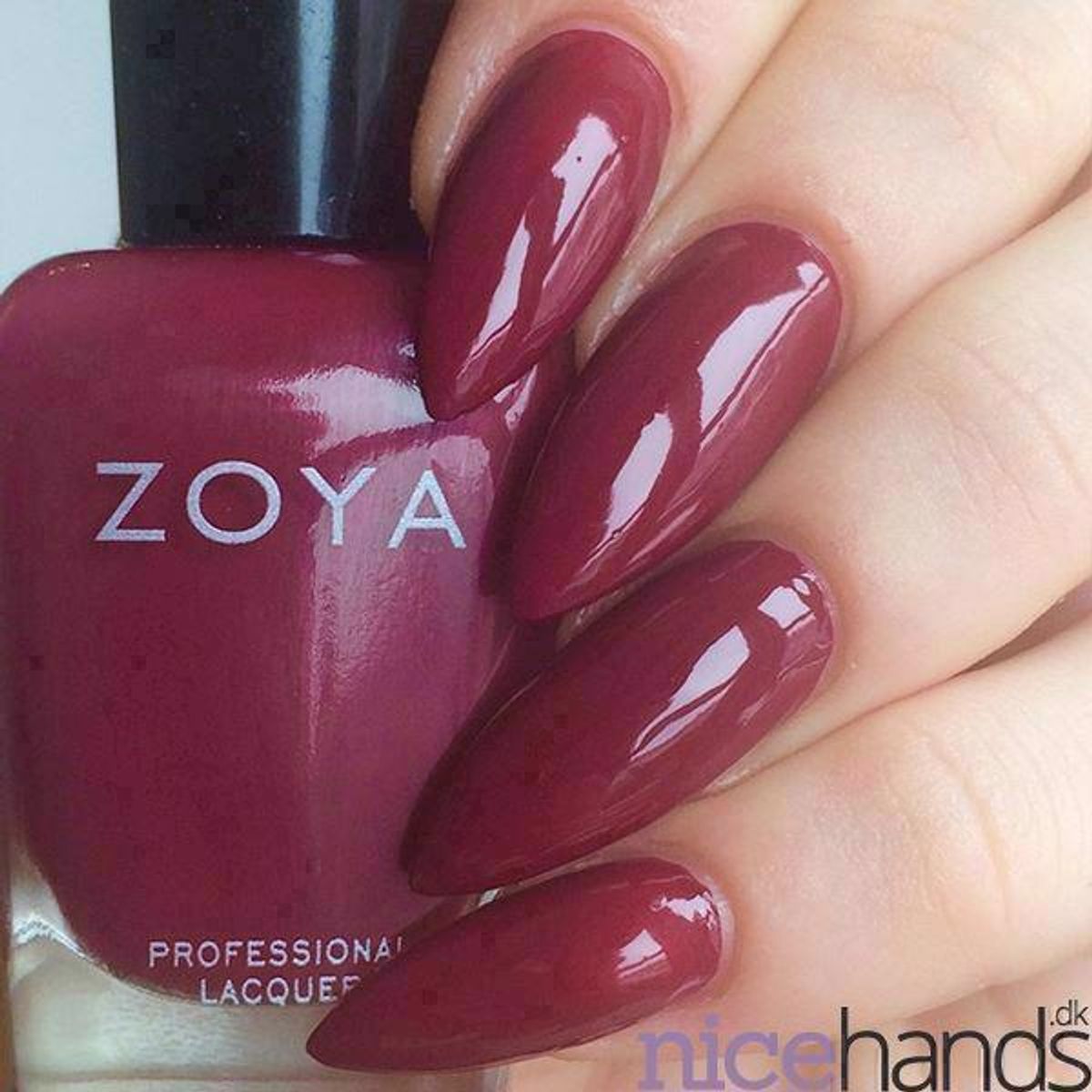 Yvonne, Zoya (u)