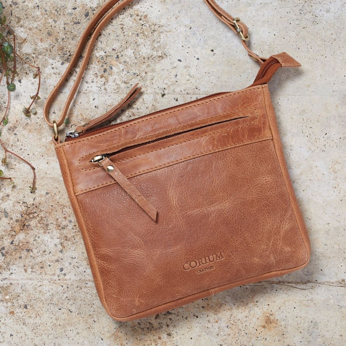 Leather by Corium - Corium Crossbody taske - cognac