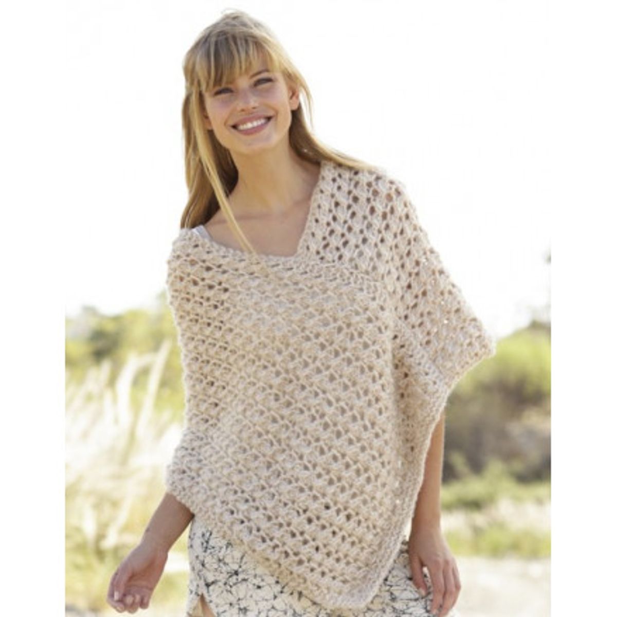 Creme Caramel by DROPS Design - Poncho Strikkeopskrift str. S/M - XXL/ - Large/X-Large