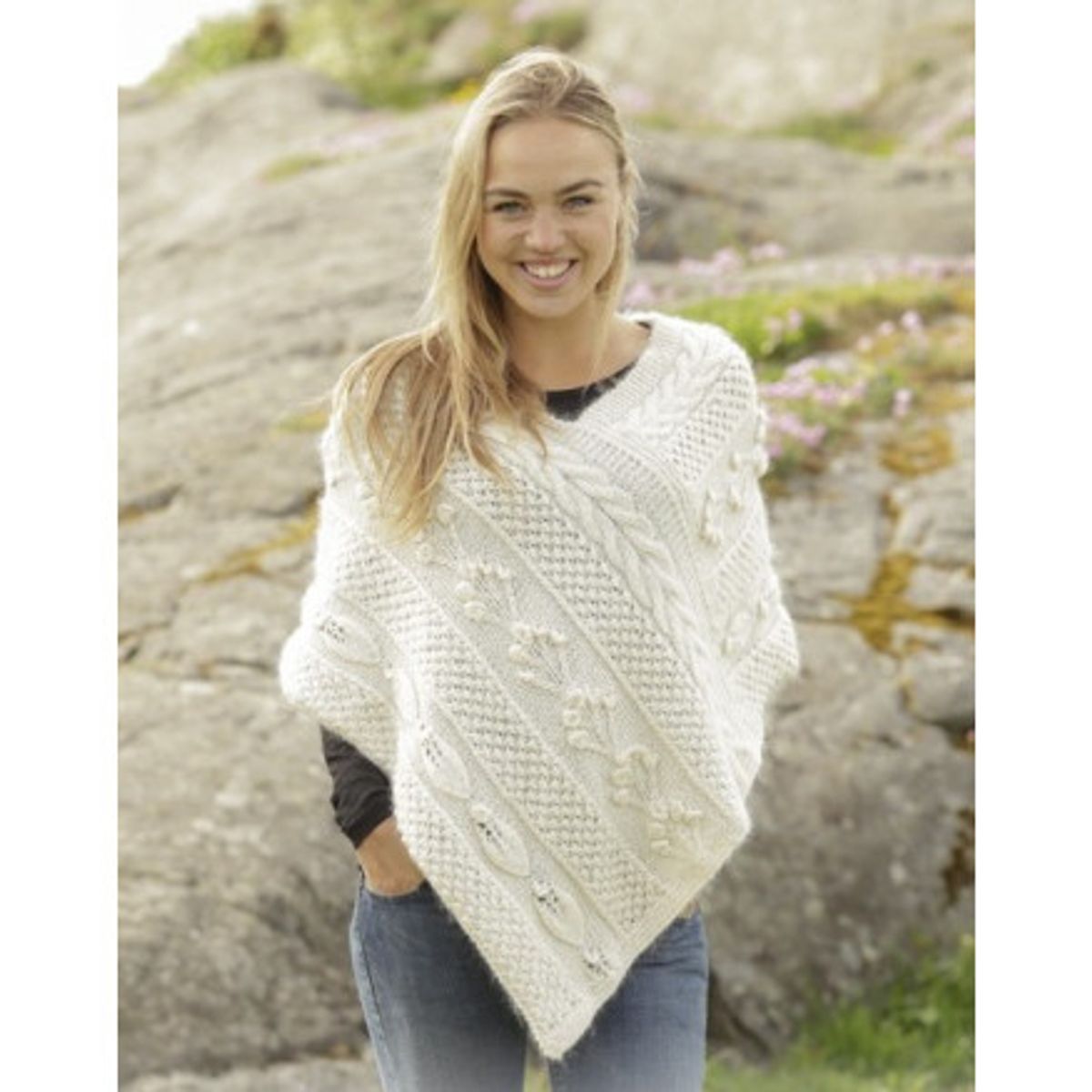 Snow Beads by DROPS Design - Poncho Strikkeopskrift str. S/M - XXL/XXX - Small/Medium