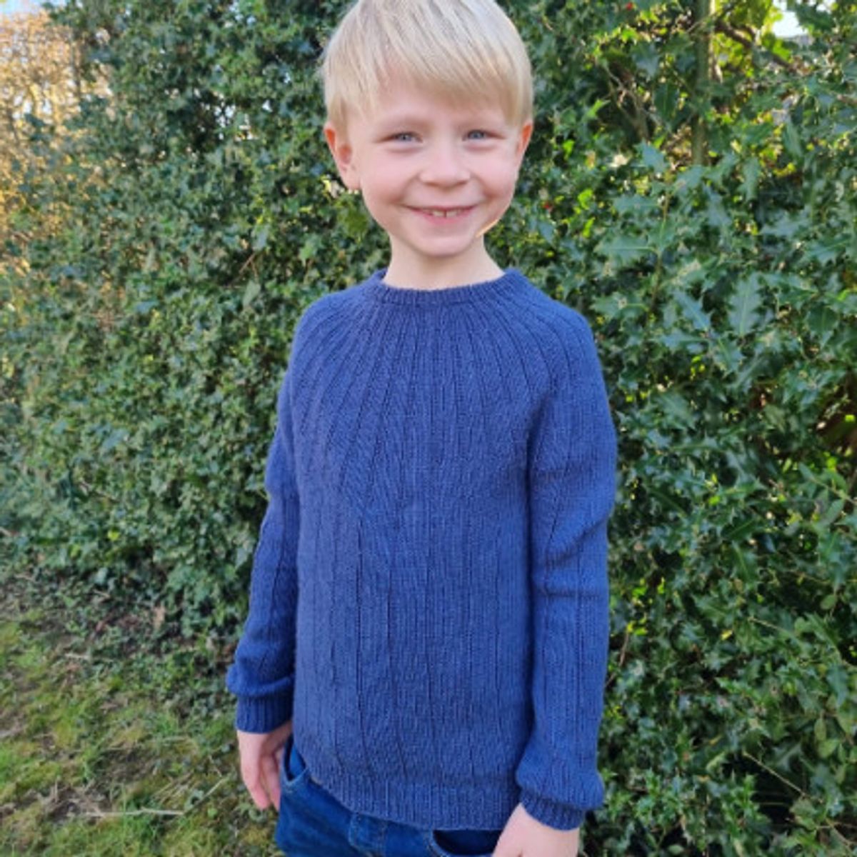 Sevenone Sweater Junior af Knit by Nees - Garnpakke til Sevenone Sweat - 8 år