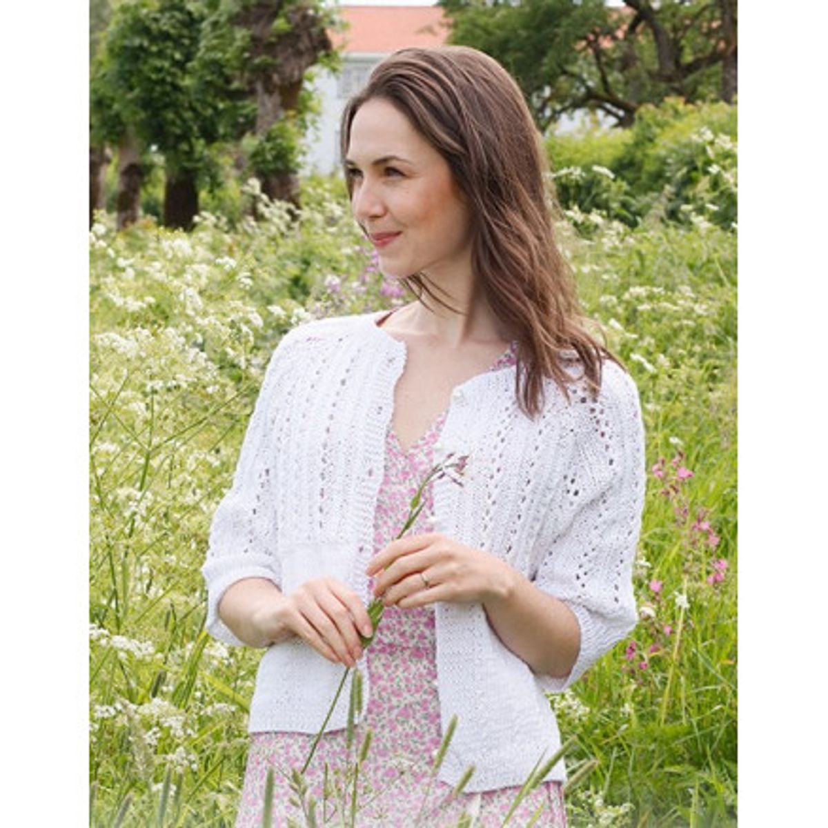 Lost in Summer Cardigan by DROPS Design - Cardigan Strikkeopskrift str - Medium