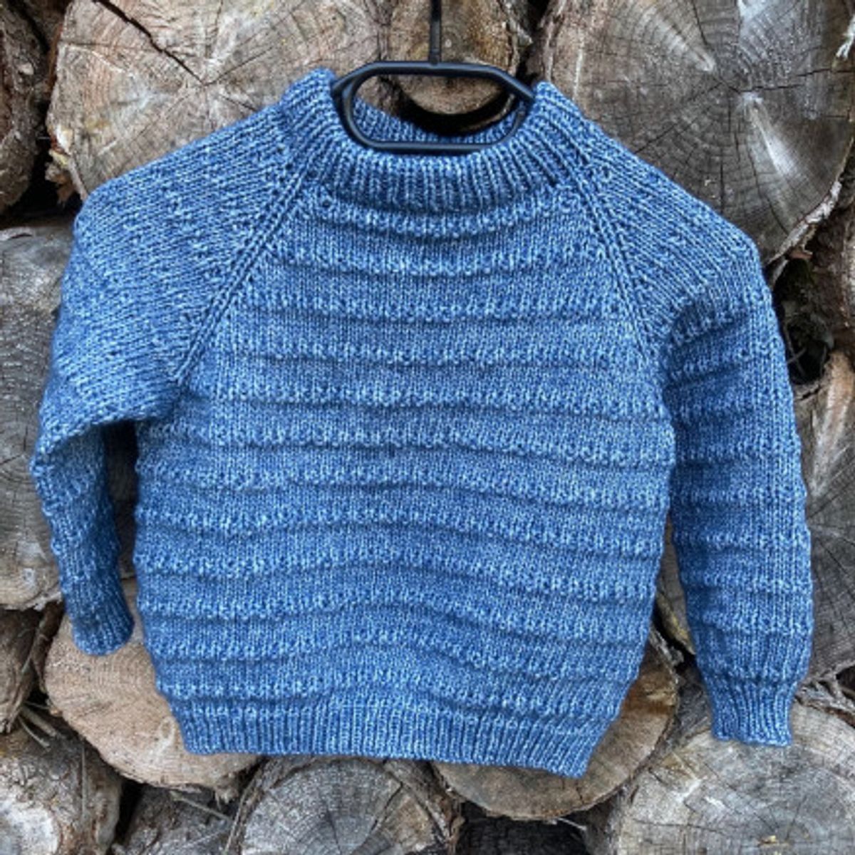 Struktur Sweater af Knit by Nees - Garnpakke til Struktur Sweater, str - 10 år