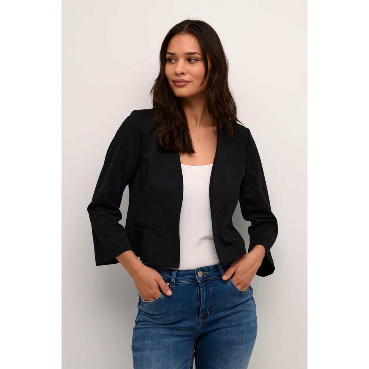 Kort Blazer - CUeloise - Sort - Culture