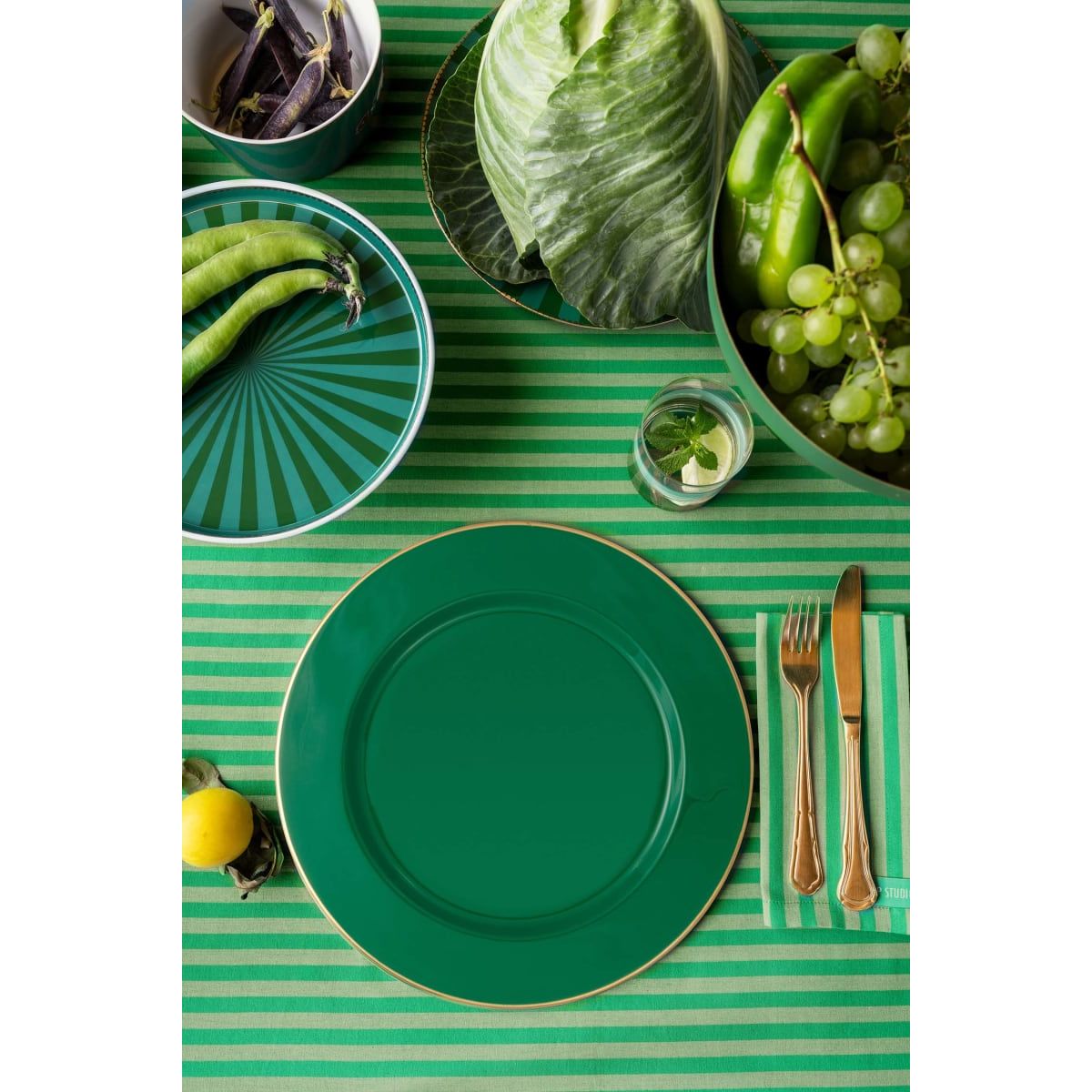 Plate Metal Dark Green 32cm