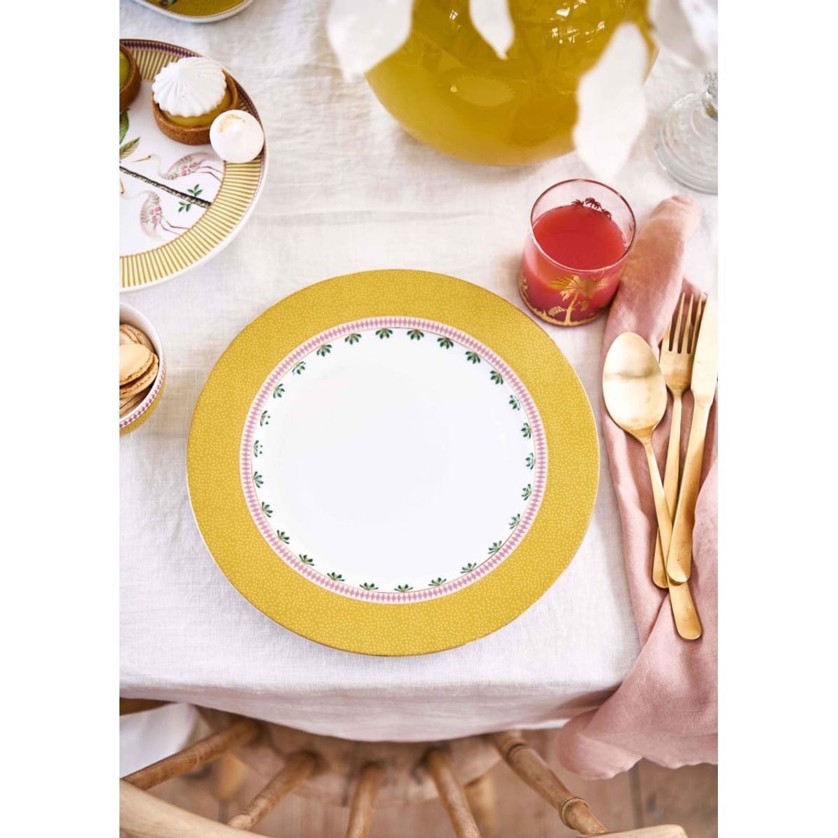 Plate La Majorelle Yellow 26.5cm