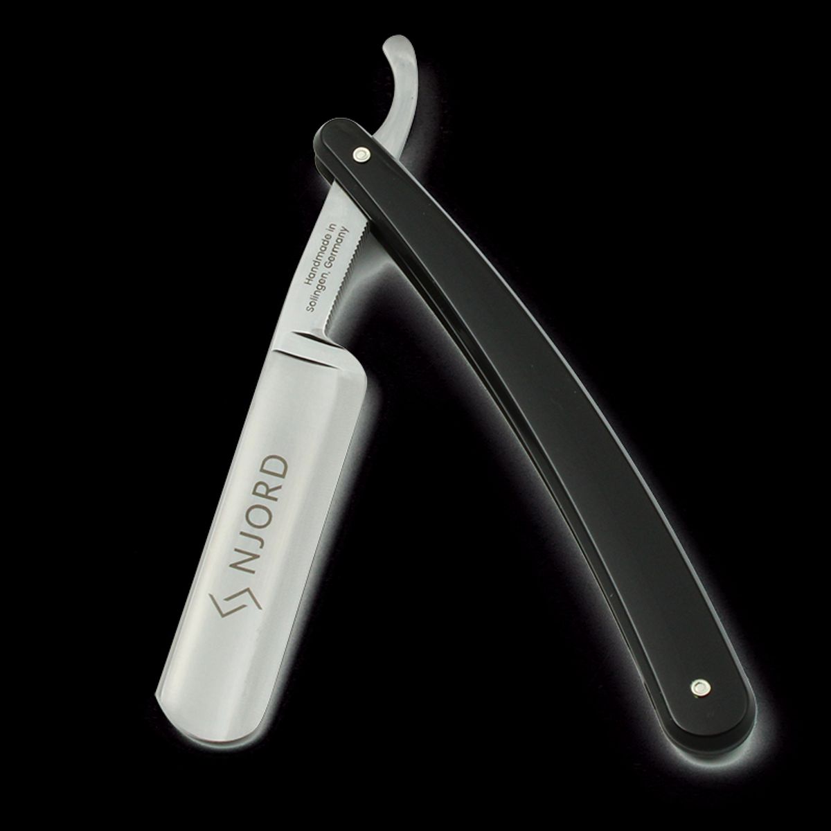 Njord Straight Razor (Black Handle) 5/8"