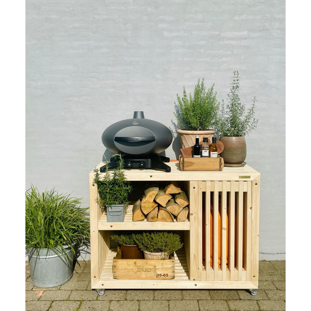 Luksus Grillbord med Gasflaskeskjuler | 120 cm / 52.5 cm / Med Topplade