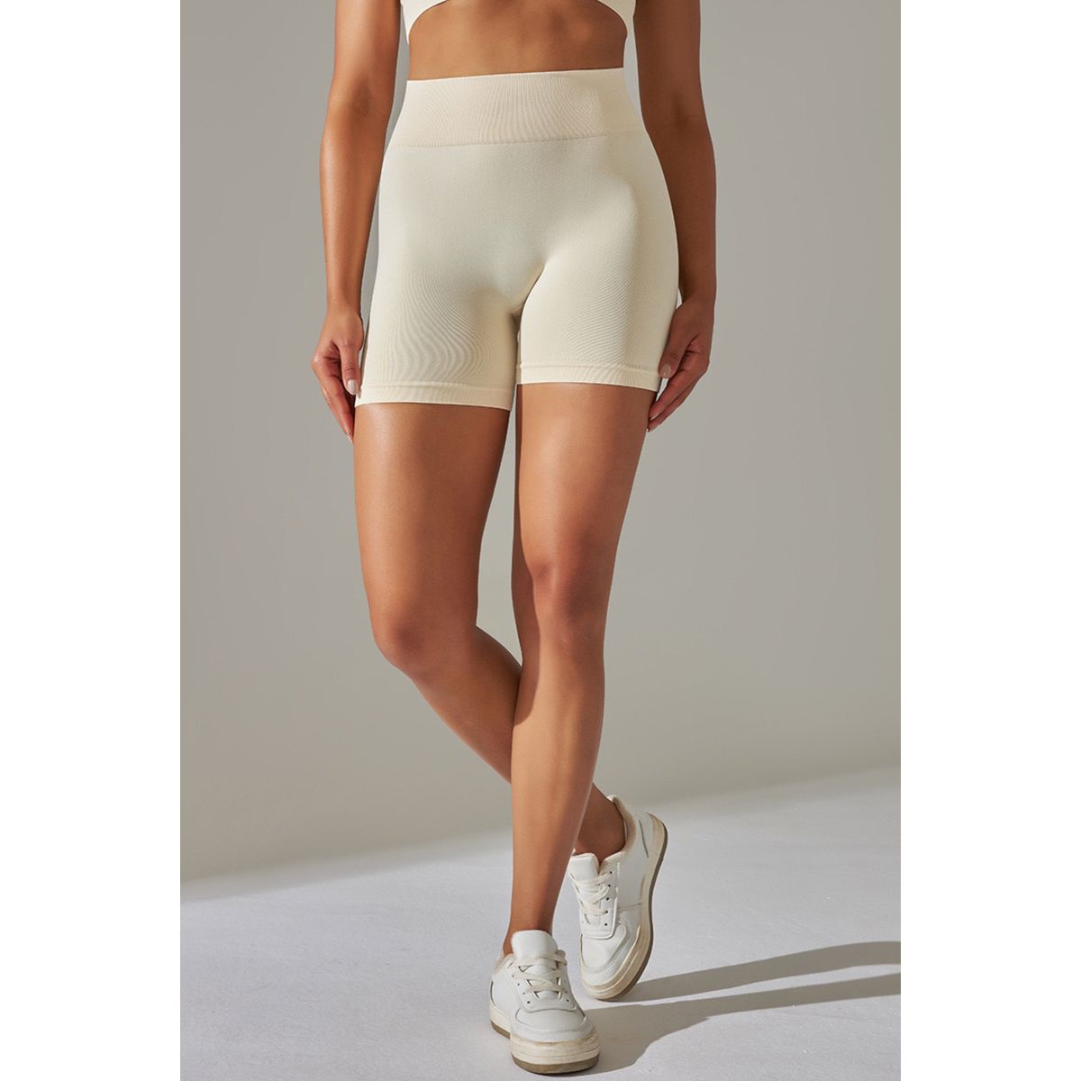 UltraFit scrunch Shorts Beige - Large (L) / Beige