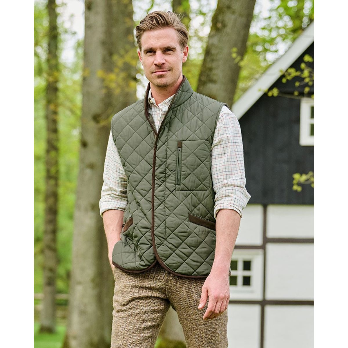 Charles quiltet vest med fløjlsdetaljer, olivengrøn - 58 EU / 3XL