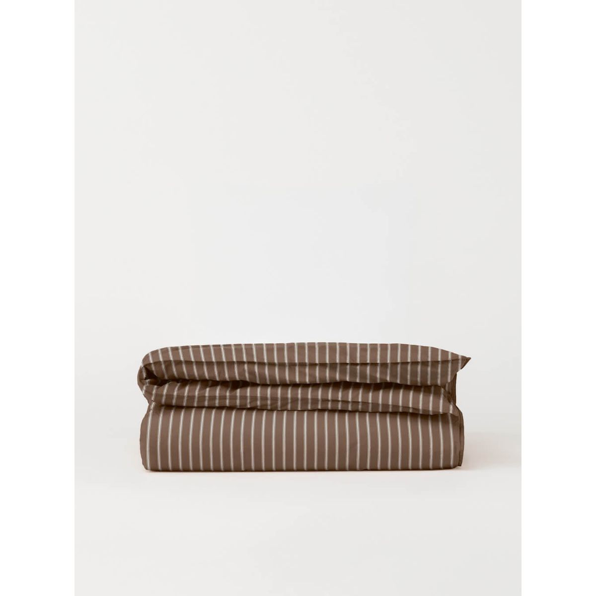 DAWN Percale sengetøj - Chocolate Stripes - 140x220 cm - 100% økologisk bomuld - Brunt med striber