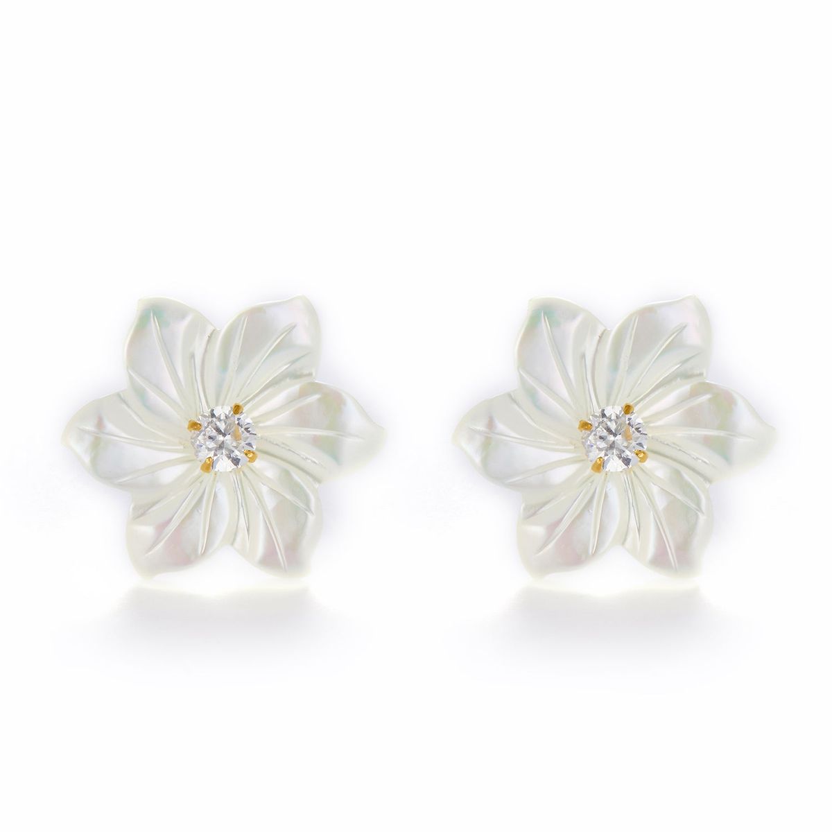 LuvaLu Jewellery - White Flower ørestikker Forgyldt sølv