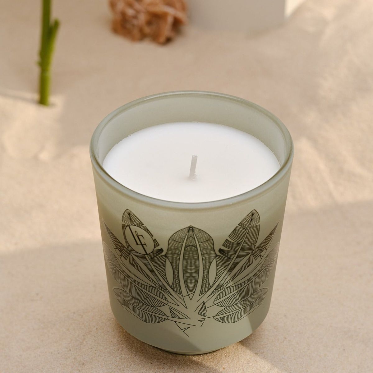 DUFTLYS MED BANANA TREE FLOWER - BANAN BLADE, KOKOS, MUSK & SALT - Scented Candle / Duftlys - Bougies la Francaise - BLF - StudioBuus