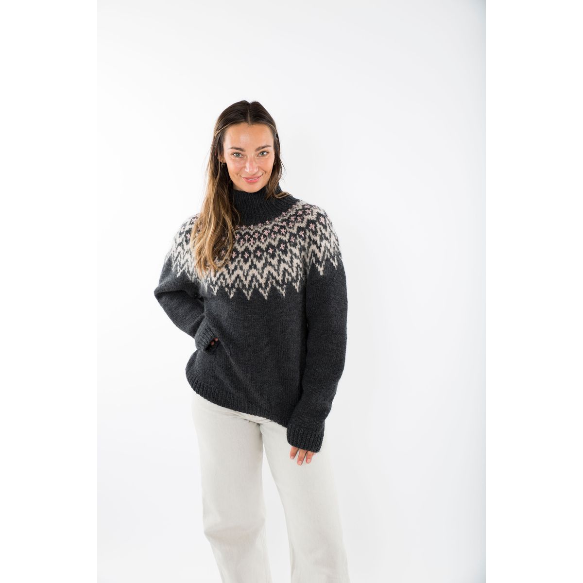 Che Che Sweater High Neck - Fuza Wool - Coal