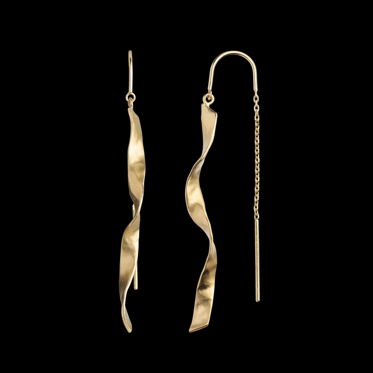 Long twisted hammered earring - Single - Forgyldt Sølv.