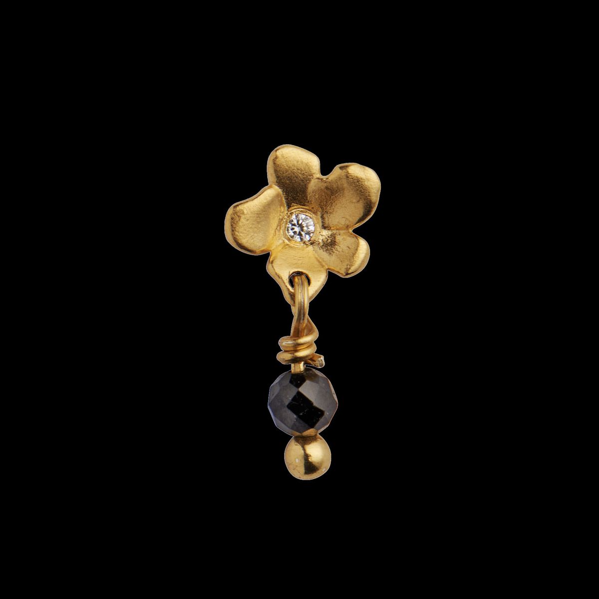 Tres Petit Garden Flower Earring w. Black Spinel