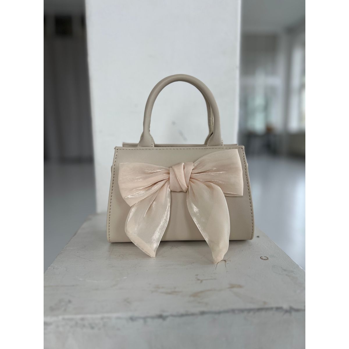 Gallantry bow handbag