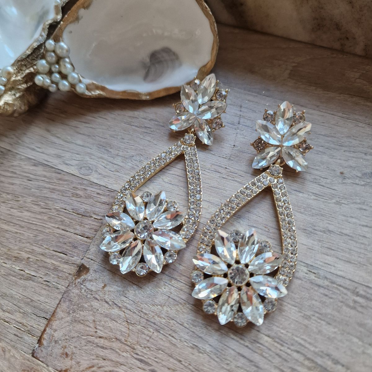 Nivi rhinestone earring