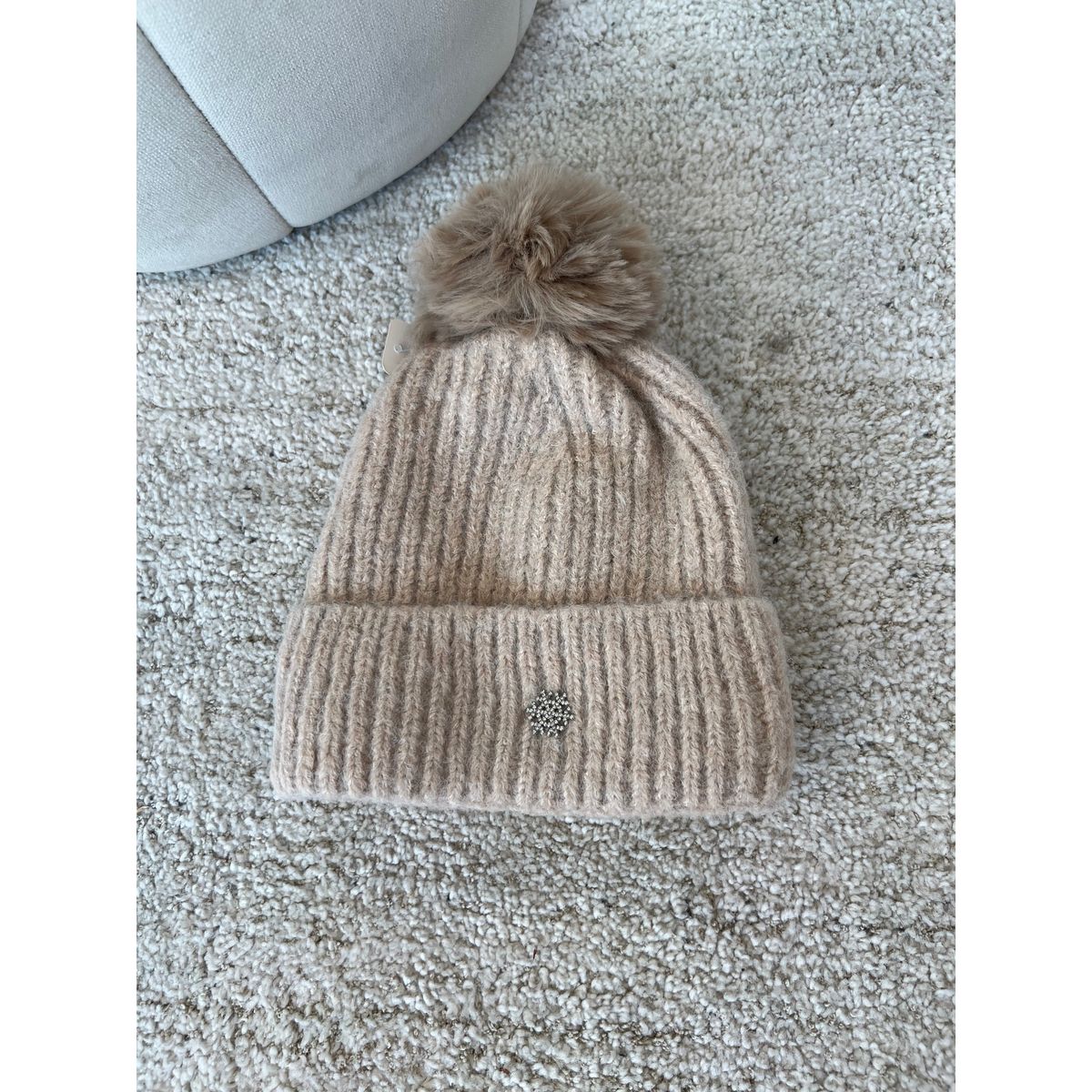 Beige pompom hat