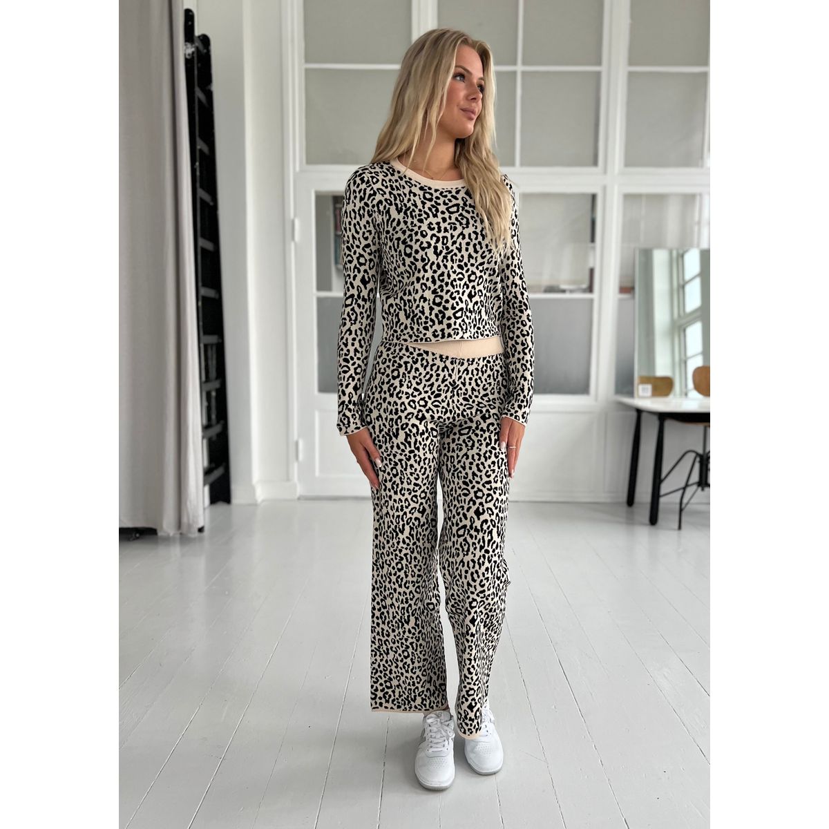 By Elsa leopard knit set