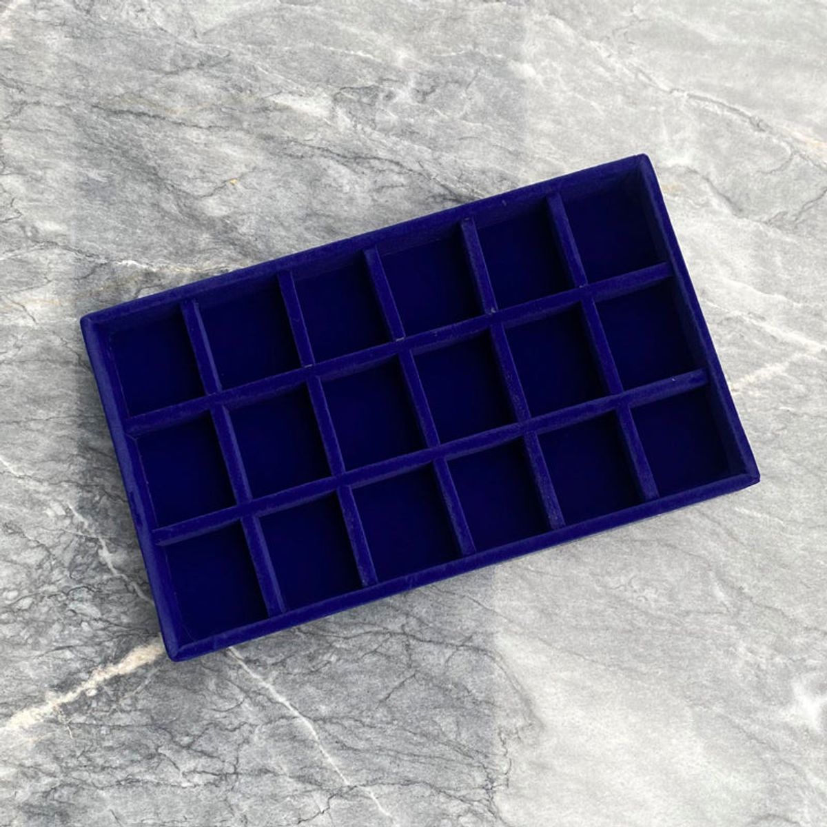 ANNEBRAUNER Velvet Tray Blue 18 Sections