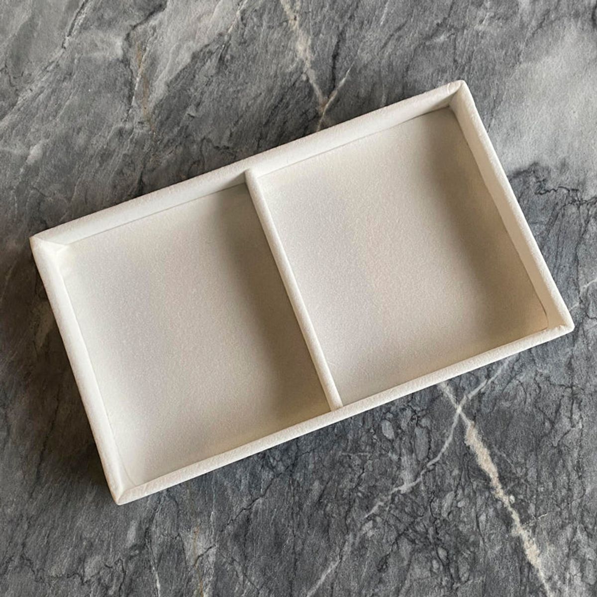 ANNEBRRAUNER Velvet Tray Cream White 2 Sections