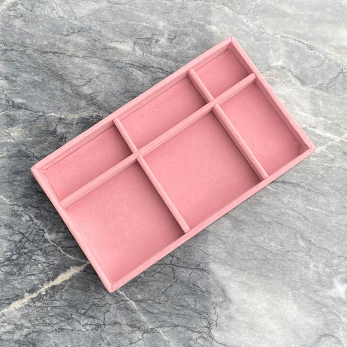 ANNEBRAUNER Velvet Tray Pink 6 Sections