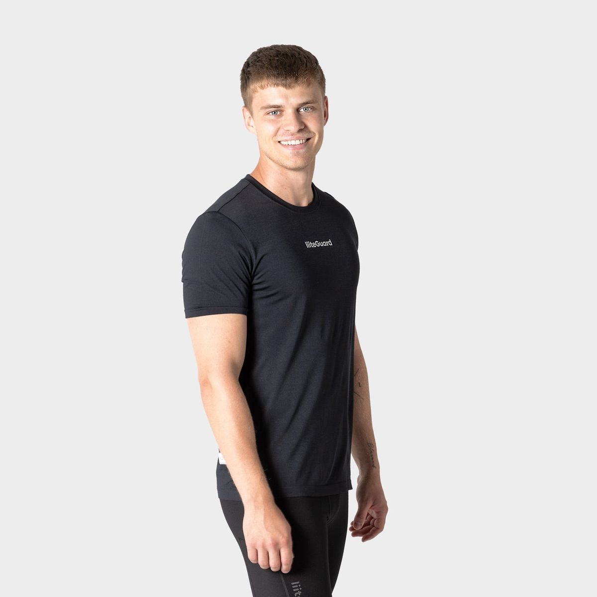 RE-LIITE T-SHIRT (MEN) - Black