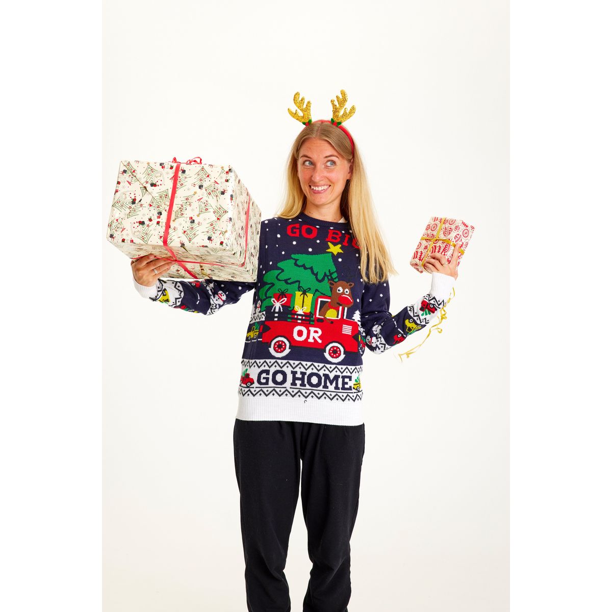 Årets julesweater: GO BIG OR GO HOME - dame / kvinder. Ugly Christmas Sweater lavet i Danmark