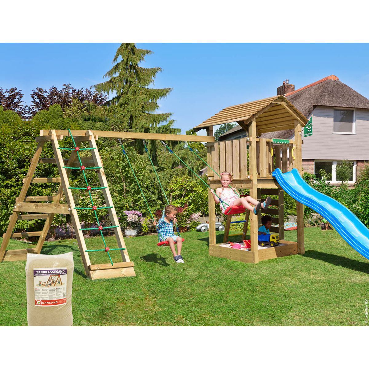 Legetårn Jungle Gym Cottage 2.1 m/2-Climb Modul 220, blå rutschebane og 120 kg sand