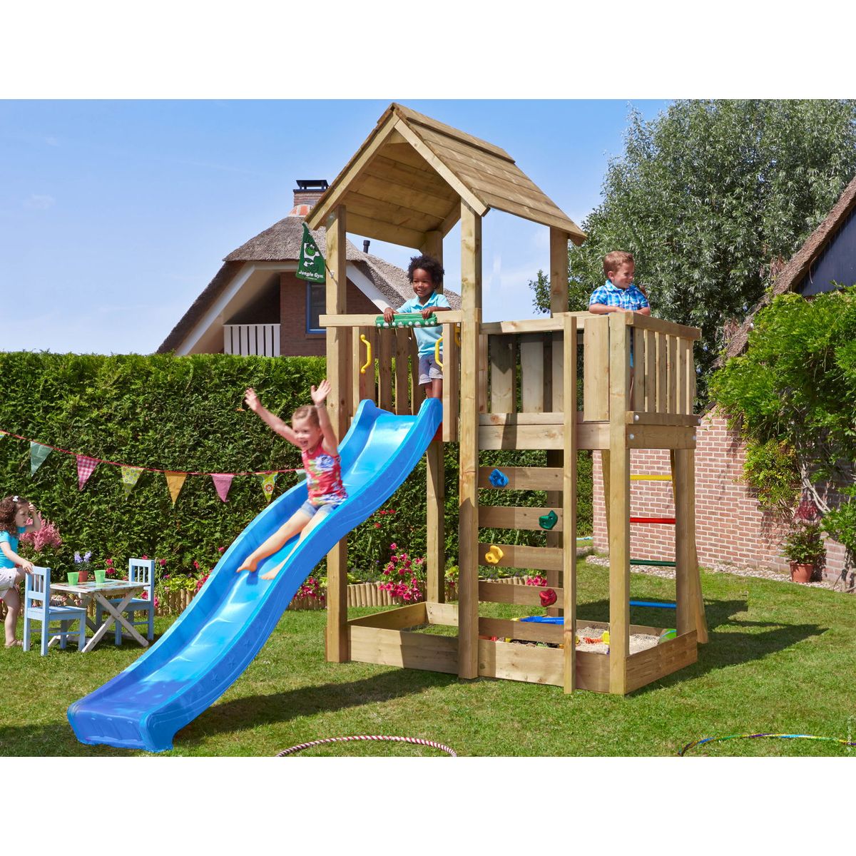 Legetårn Jungle Gym Mansion 2.1 m/blå rutsjebane og 120 kg sand