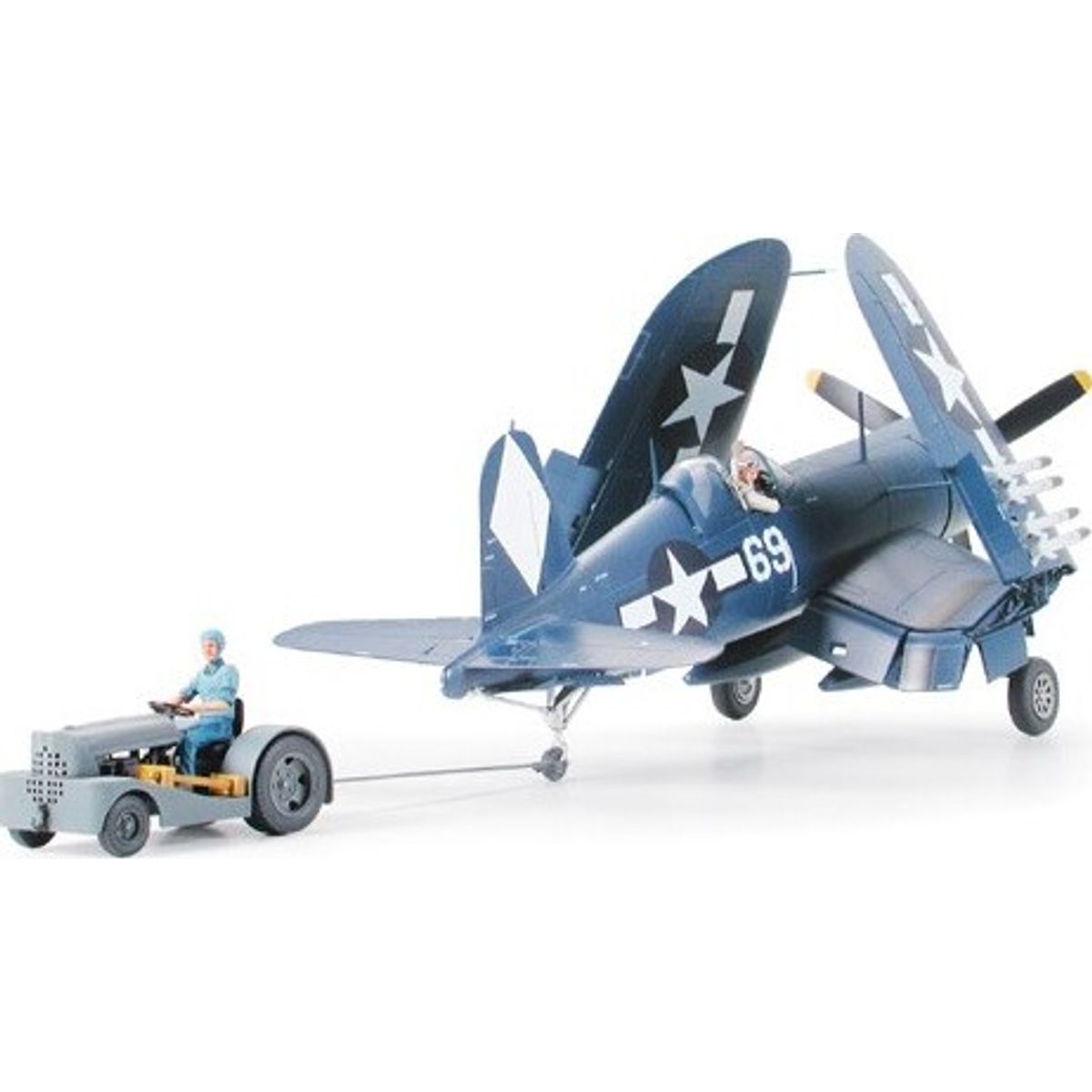 Tamiya - Corsair F4u-1d Med Traktor Fly Byggesæt - 1:48 - 61085