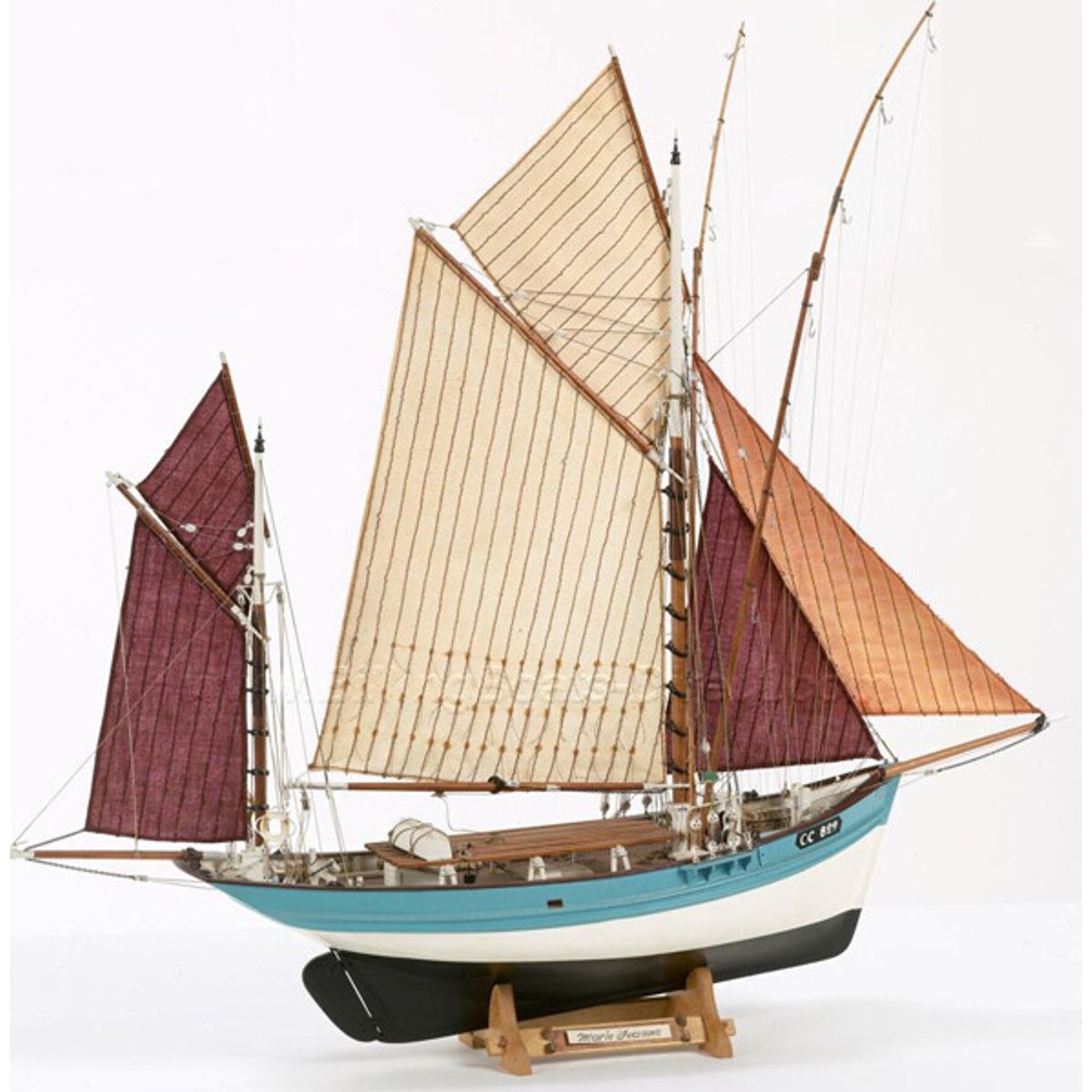 Billing Boats - Marie Jeanne 580 - 1:50 - Bb580