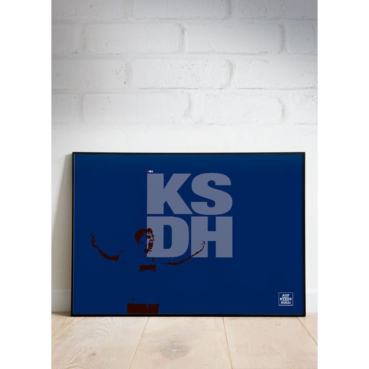 KSDH-plakat - Byens hold - Jubel-blå - 70 x 50 cm - Kr. 279,-