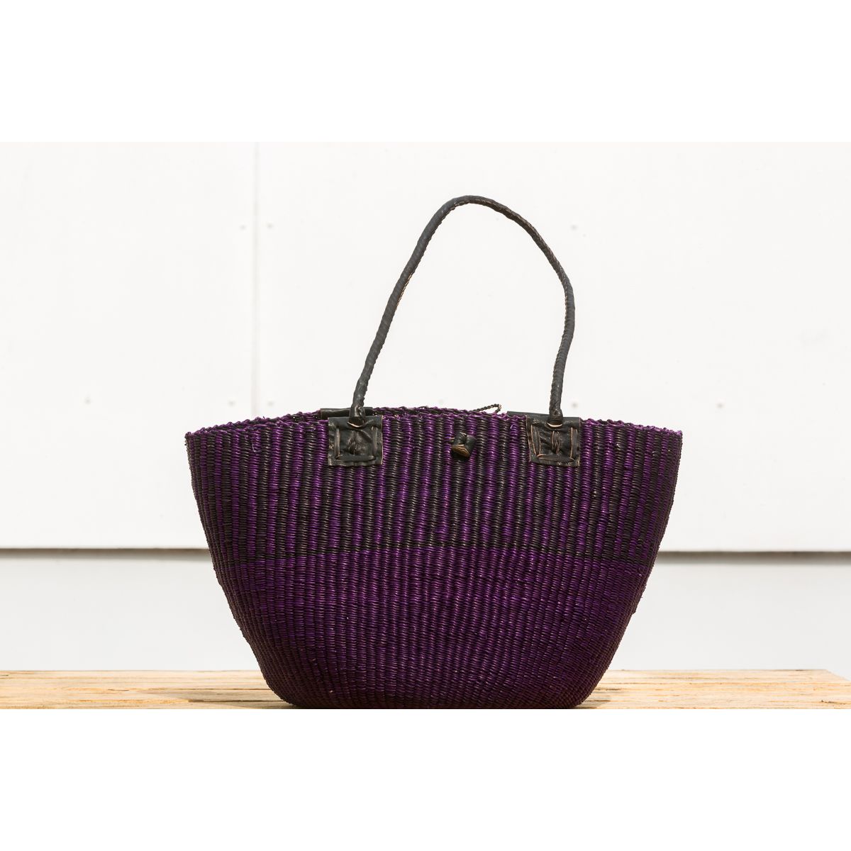 Hammershus Fairtrade Skuldertaske - violet