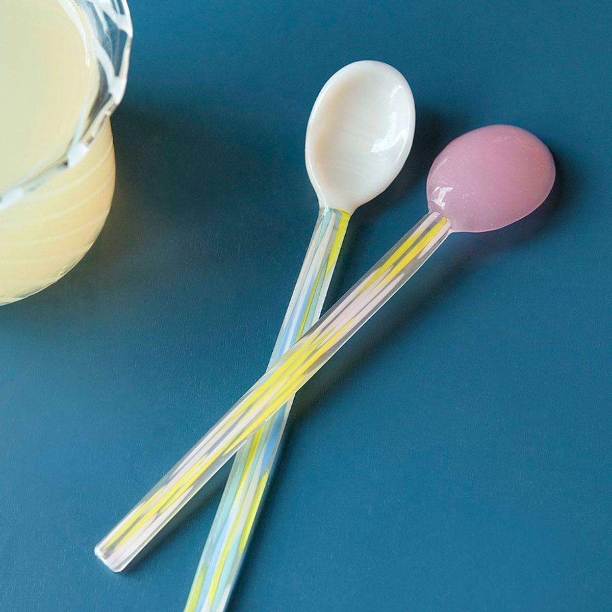 Glass Spoons Flat, light pink/white