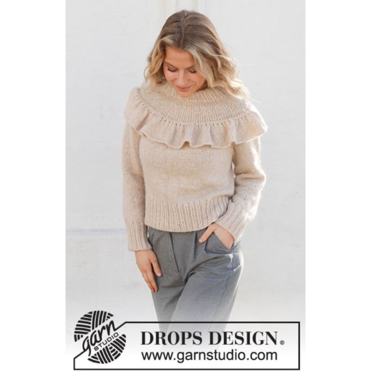 227-12 Winter Frill by DROPS Design, fra Viking