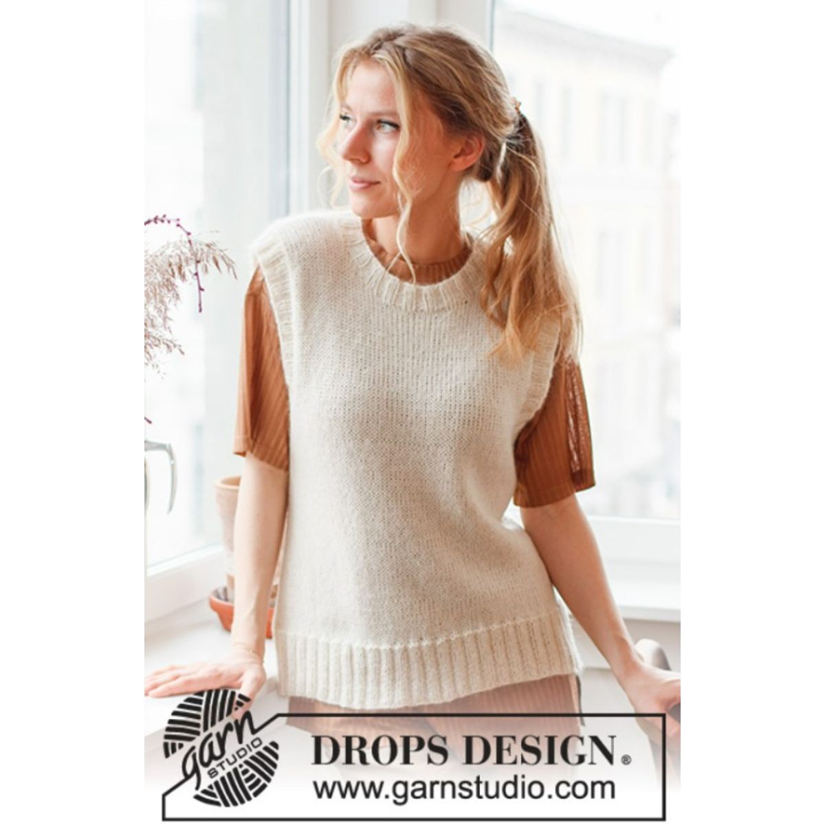 220-41 Annabelle Vest by DROPS Design, fra Viking