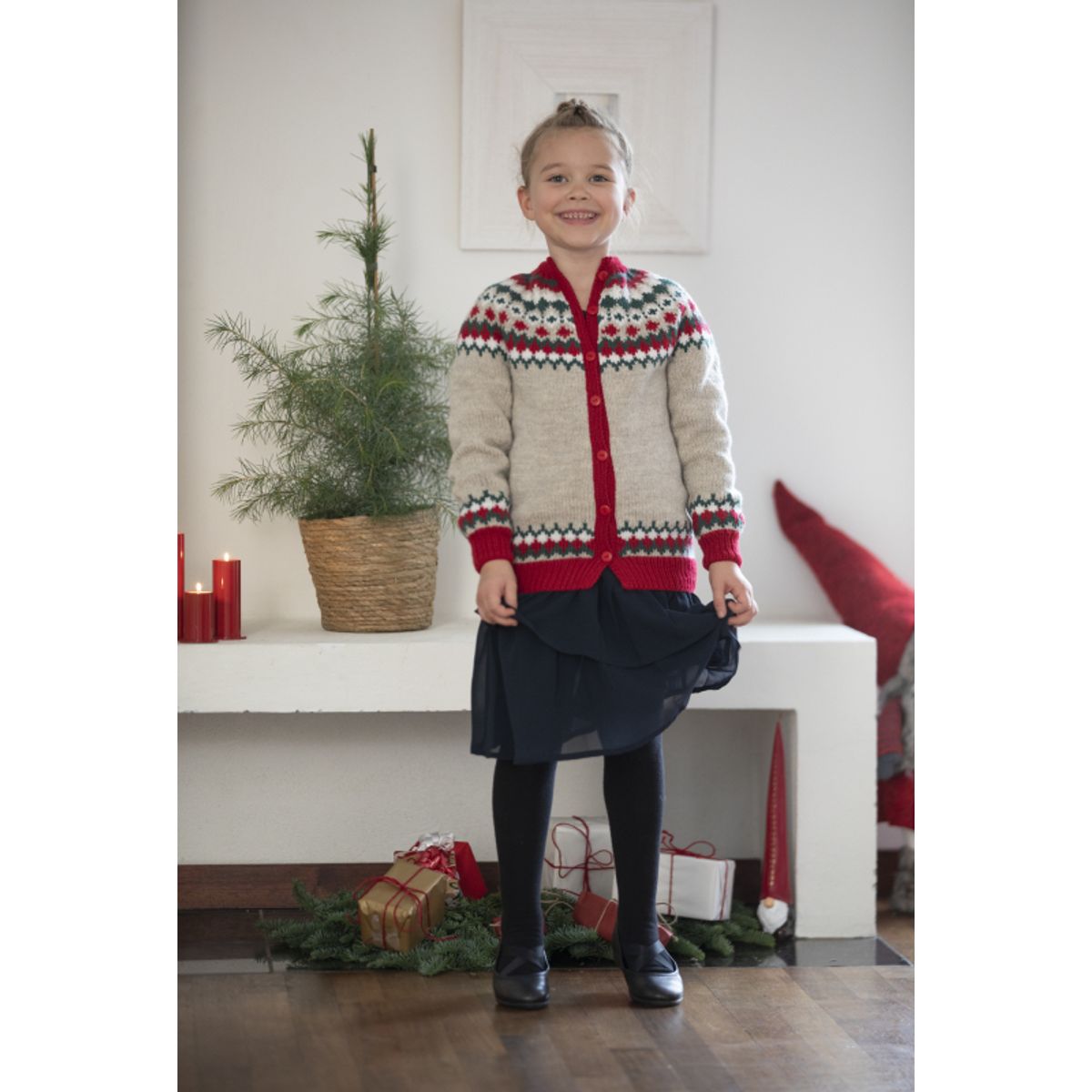 "Nellik" julecardigan - Viking Design 2032-7 Kit - 2 - 12 år - Viking Eco Highland Wool, fra Viking