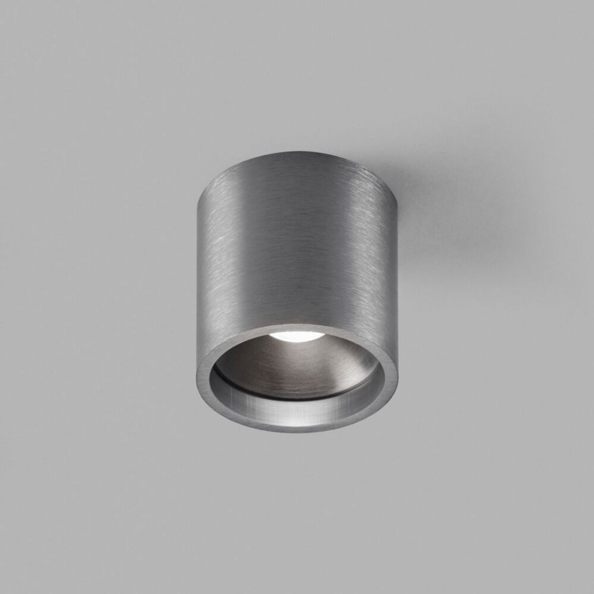 Solo 1 Round Loftlampe Titanium - 2700K - LIGHT-POINT