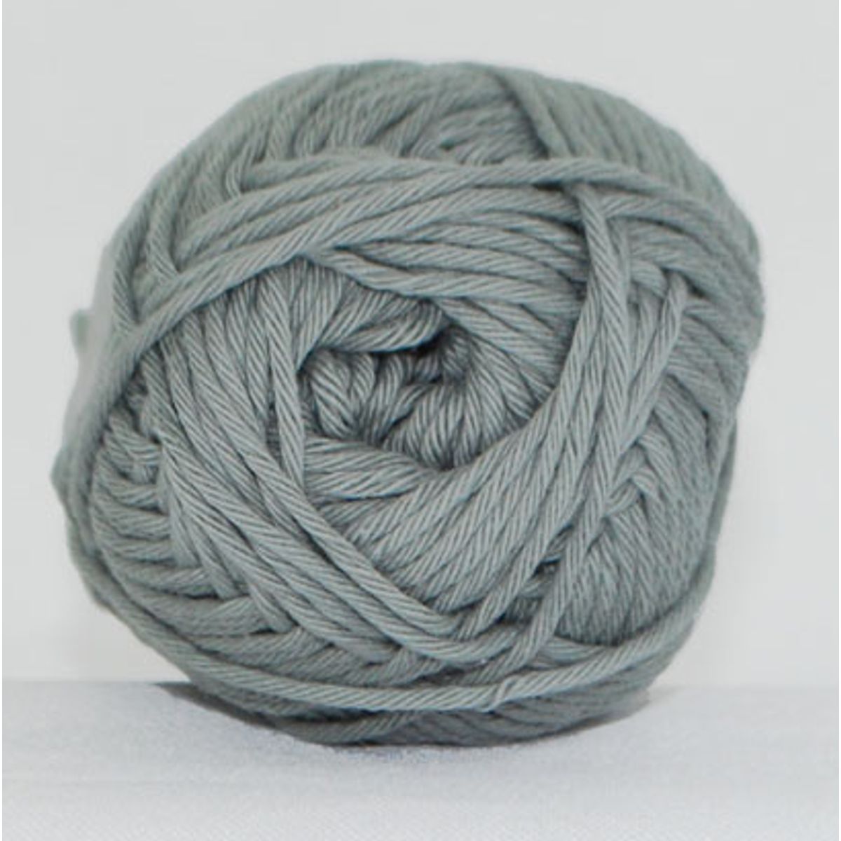 Cotton 8/8, grå, 50 g, nr. 1361