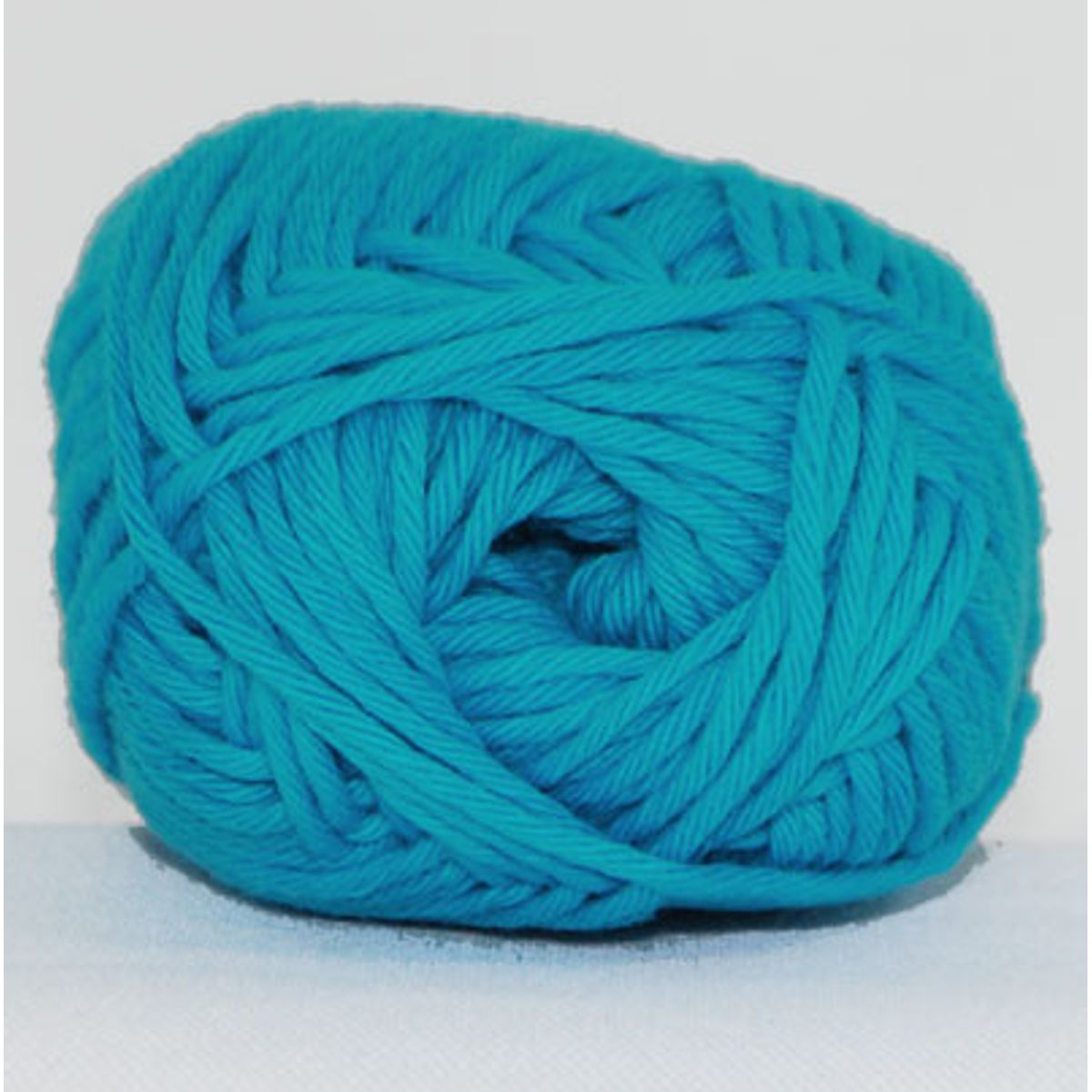 Cotton 8/8, frisk blå, 50 g, nr. 731