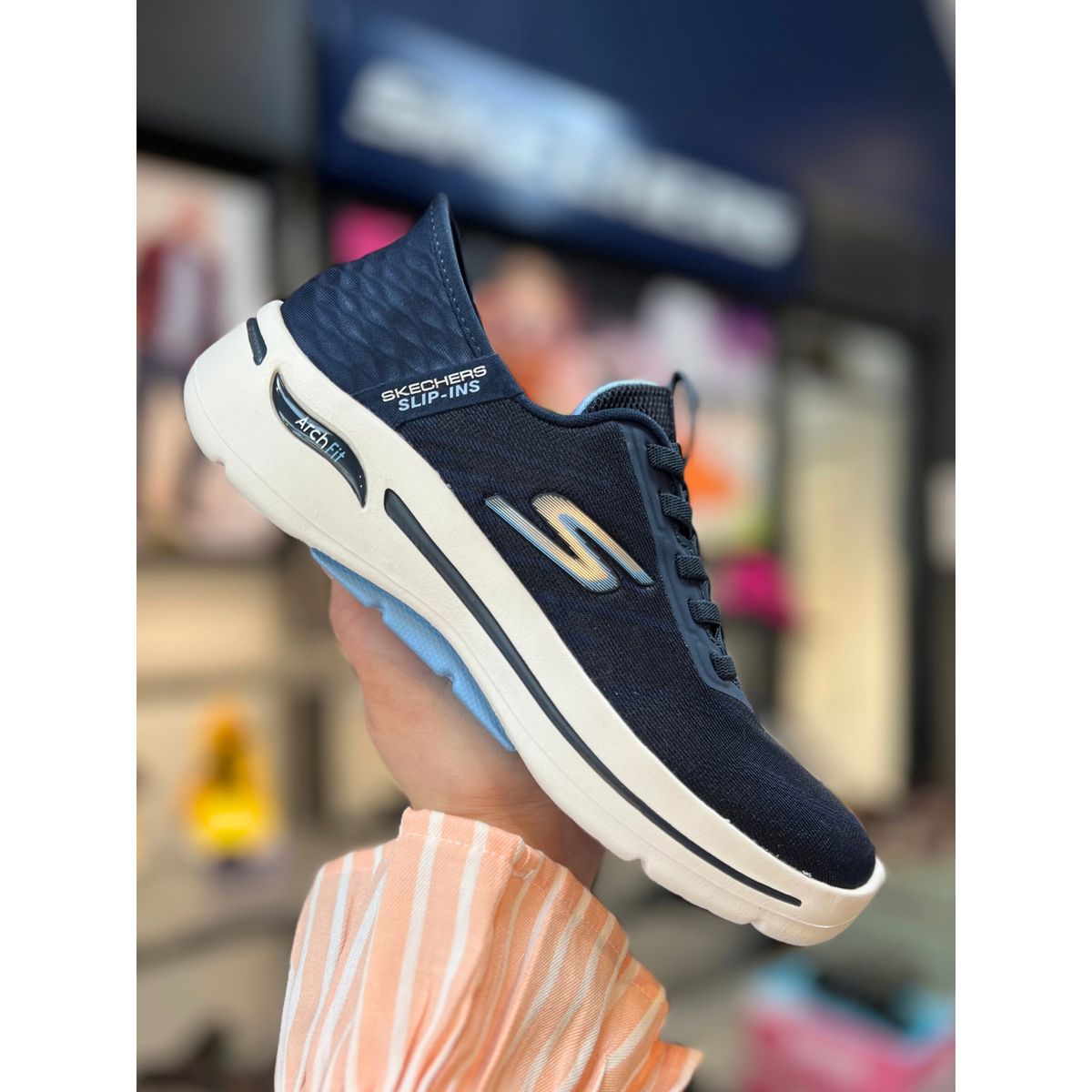 SKECHERS, Dame, Slip-ins, GO WALK Arch Fit - Wavy Sky- Navy/ Light Blue 40