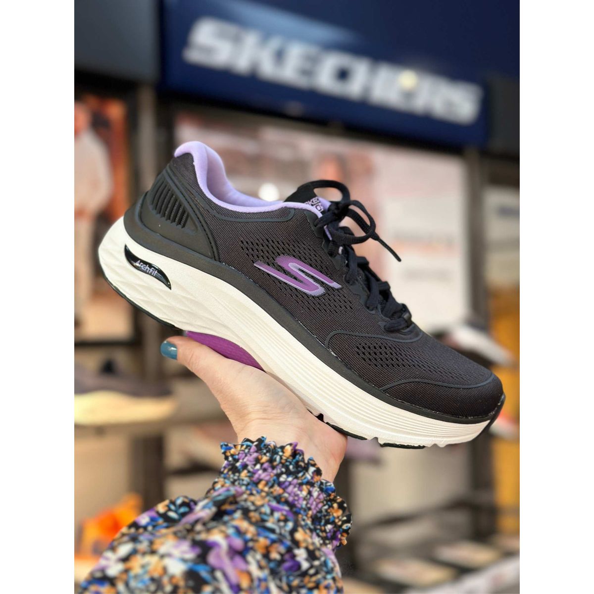 Skechers Max Cushioning Arch Fit - Velocity 38