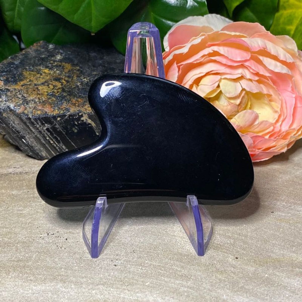 Sort obsidian Gua-sha