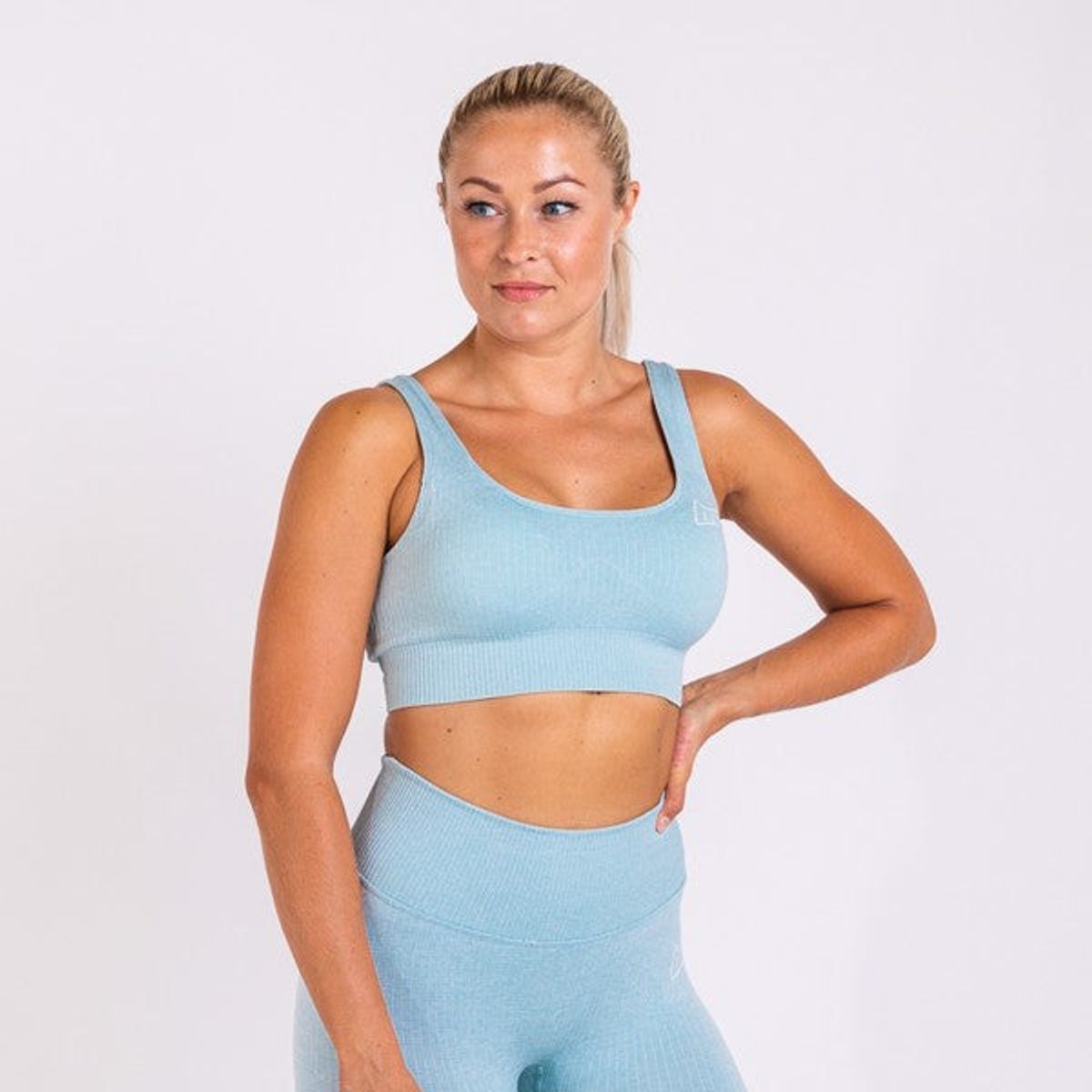 Seamless Ribbed Sports Bra