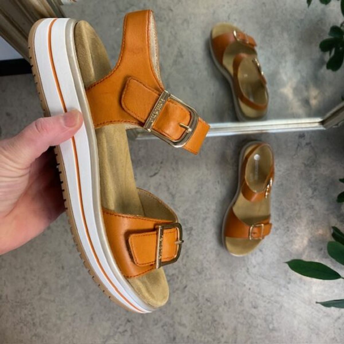 Flot orange sandal fra Remonte med udtagelig indersål. - 41